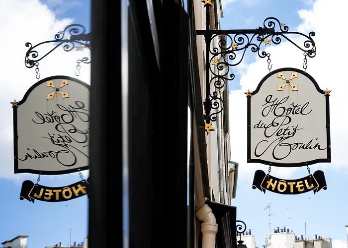 Du Petit Moulin, Haute Couture By Lacroix باريس