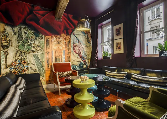 فندق Du Petit Moulin, Haute Couture By Lacroix 4*