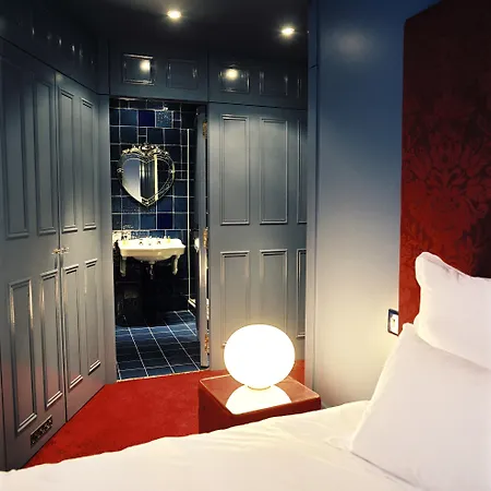 Du Petit Moulin, Haute Couture By Lacroix Hotel Paris