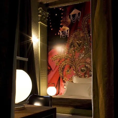 Hotel Du Petit Moulin, Haute Couture By Lacroix