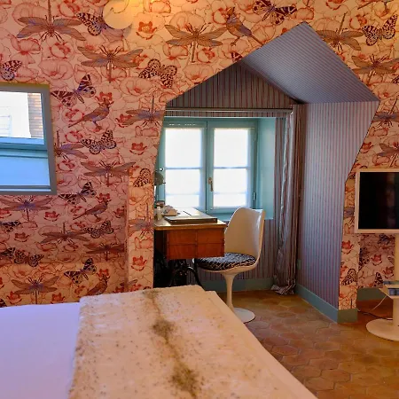 Du Petit Moulin Hotel Paris