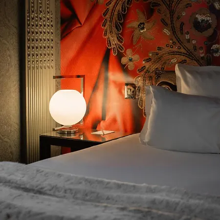 Du Petit Moulin Hotel 4*