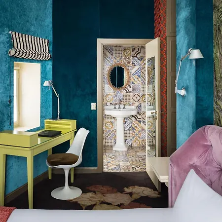 Hotel Du Petit Moulin, Haute Couture By Lacroix 4*