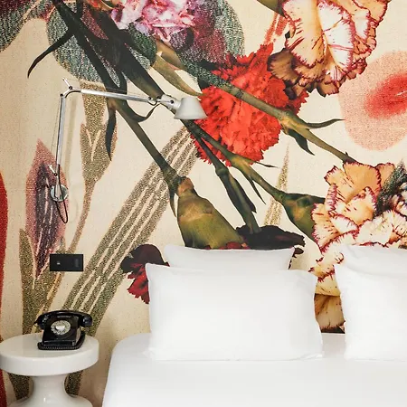 Hotel Du Petit Moulin, Haute Couture By Lacroix Paris