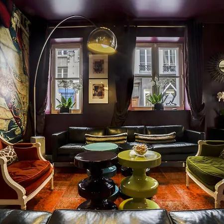 Du Petit Moulin, Haute Couture By Lacroix Hotel