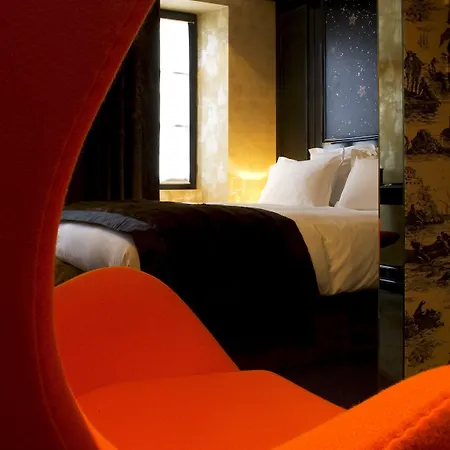 Du Petit Moulin, Haute Couture By Lacroix 4*