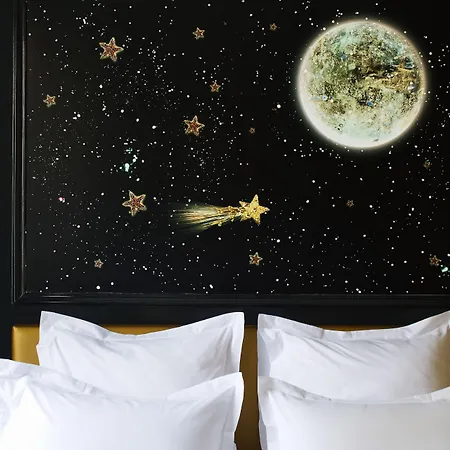 Hotel Du Petit Moulin, Haute Couture By Lacroix 4*