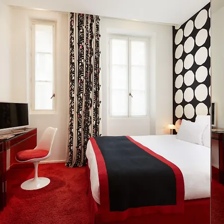 Du Petit Moulin, Haute Couture By Lacroix 4* Париж