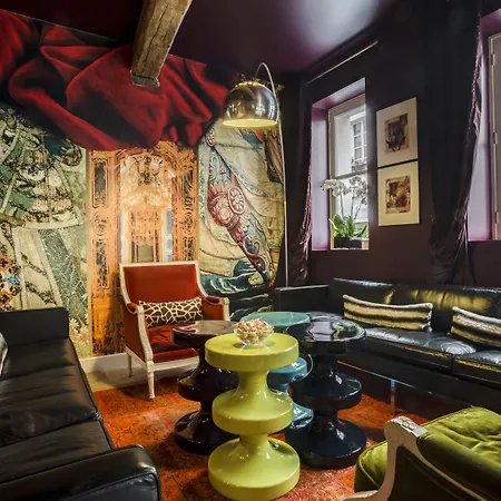 Hotel Du Petit Moulin, Haute Couture By Lacroix 4*