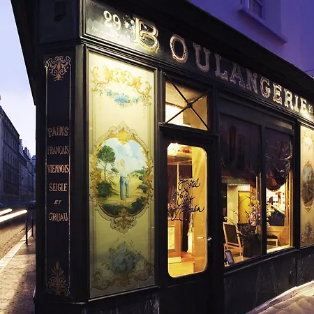 Hotel Du Petit Moulin, Haute Couture By Lacroix Parigi