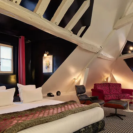 Du Petit Moulin, Haute Couture By Lacroix 4* Paryż