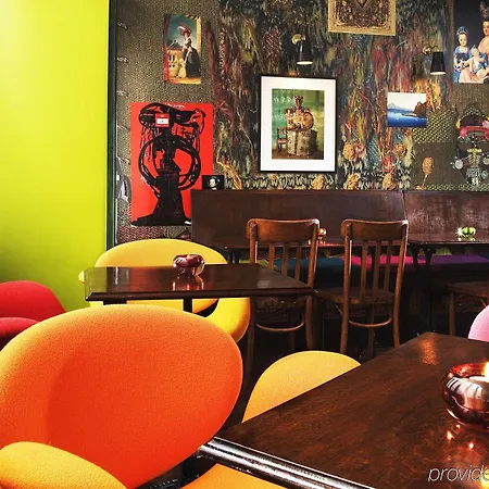 Du Petit Moulin Hotel Paris