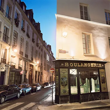 Hotel Du Petit Moulin Paris