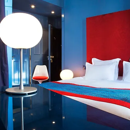 Hotel Du Petit Moulin, Haute Couture By Lacroix 4*