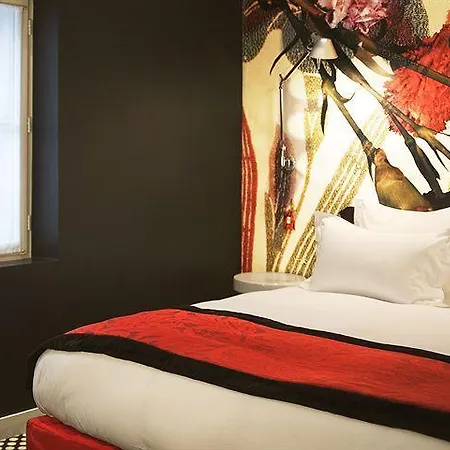 Du Petit Moulin 4*