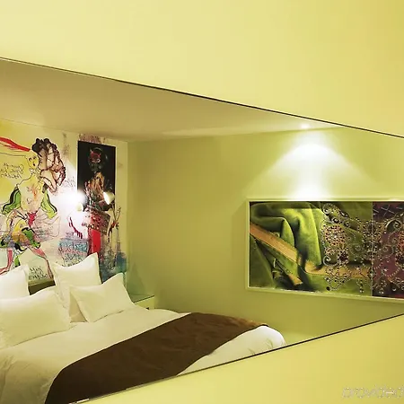 Du Petit Moulin, Haute Couture By Lacroix Hotel 4*
