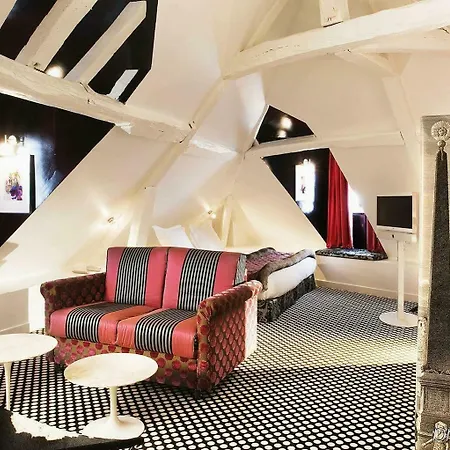 Hotel Du Petit Moulin, Haute Couture By Lacroix