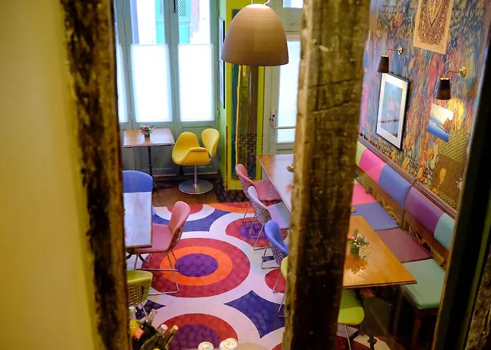 Du Petit Moulin, Haute Couture By Lacroix Hotel