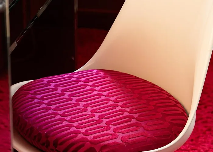 Du Petit Moulin, Haute Couture By Lacroix Hotel