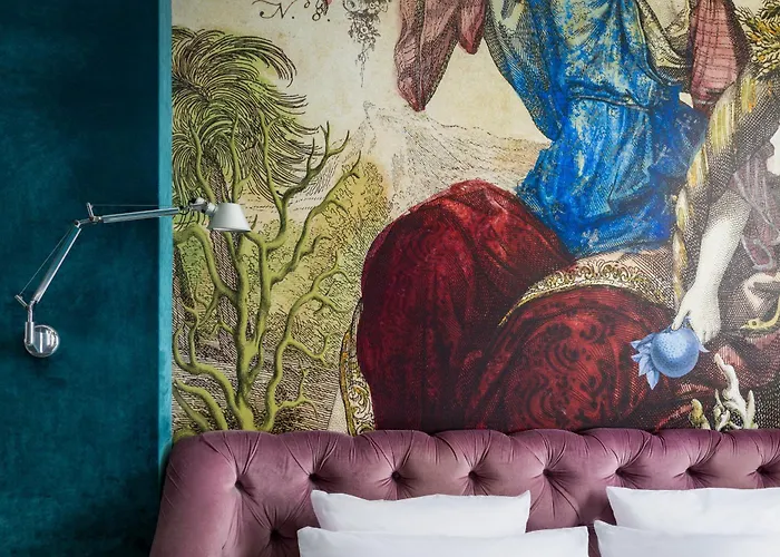 Du Petit Moulin, Haute Couture By Lacroix Hotel