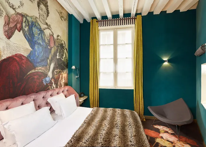 Du Petit Moulin, Haute Couture By Lacroix París