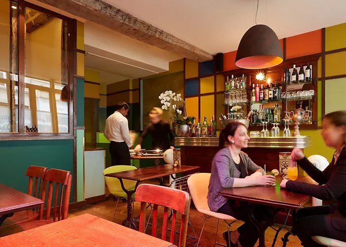 Du Petit Moulin, Haute Couture By Lacroix 4* París