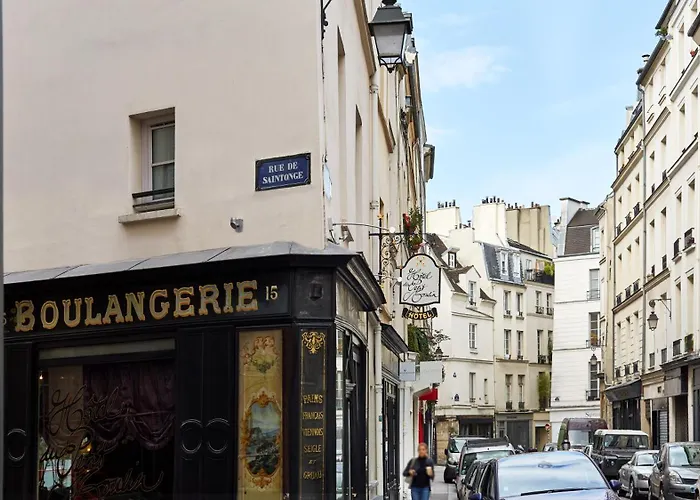 Hotel Du Petit Moulin, Haute Couture By Lacroix París