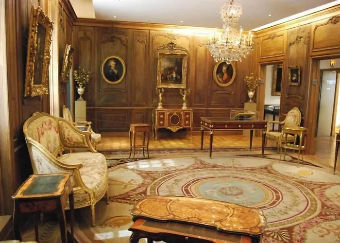 Du Petit Moulin, Haute Couture By Lacroix Hotel 4*