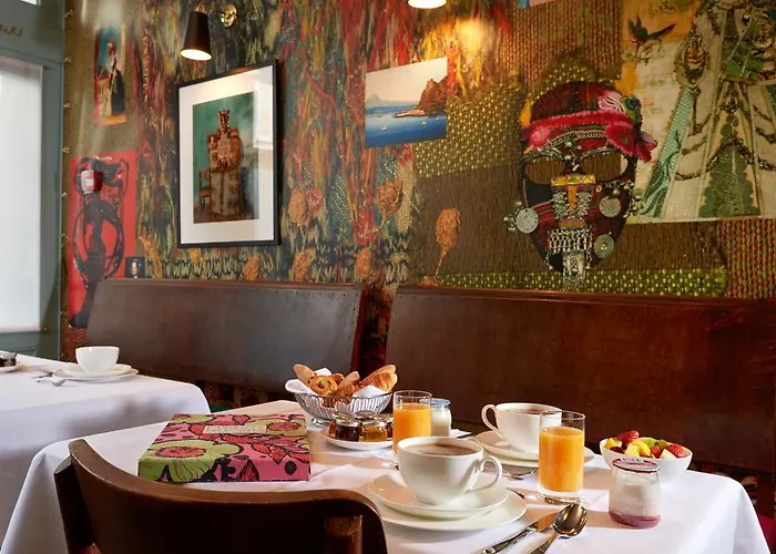 Hotel Du Petit Moulin, Haute Couture By Lacroix 4*