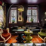Du Petit Moulin, Haute Couture By Lacroix מלון