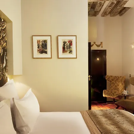 Otel Du Petit Moulin, Haute Couture By Lacroix